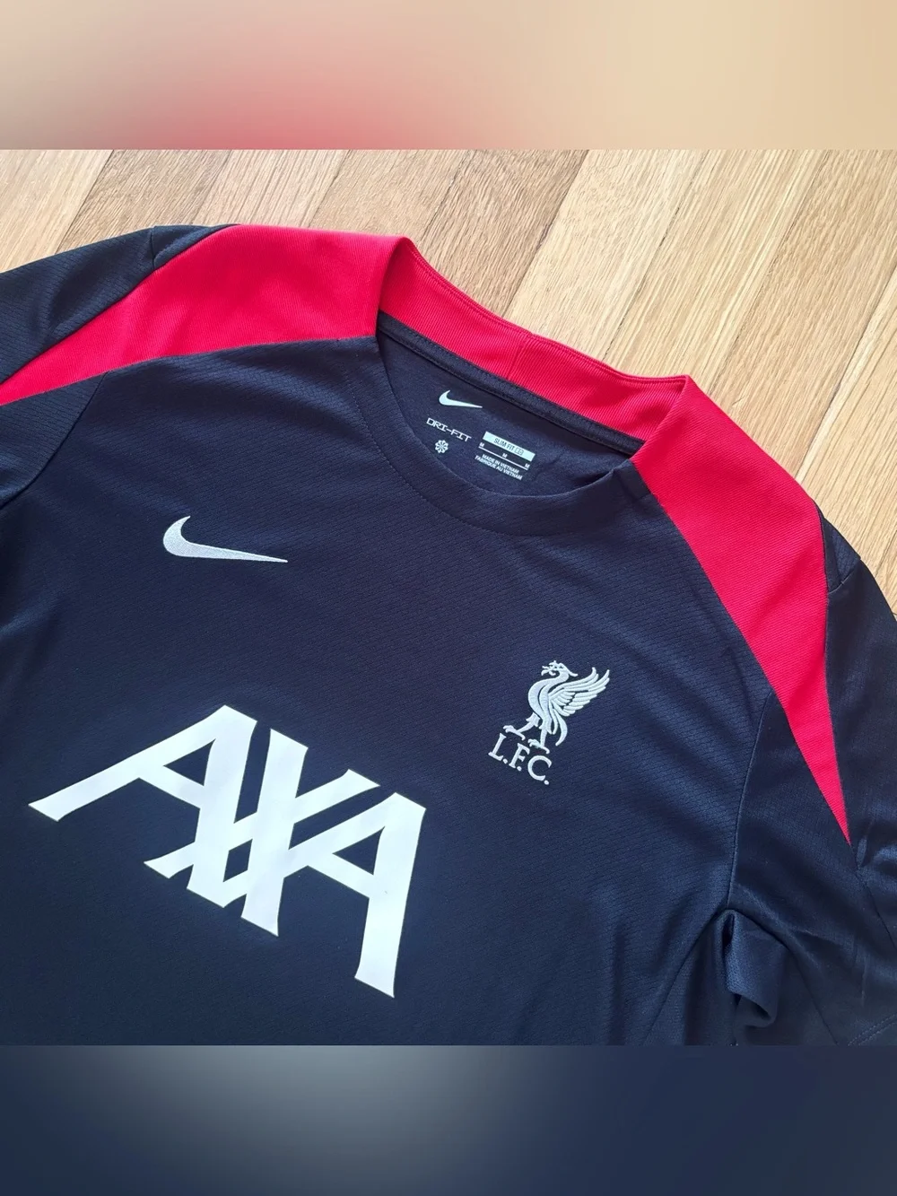 LIVERPOOL FC Nike Soccer Training Top Mens M Premier League Champions Jersey 25